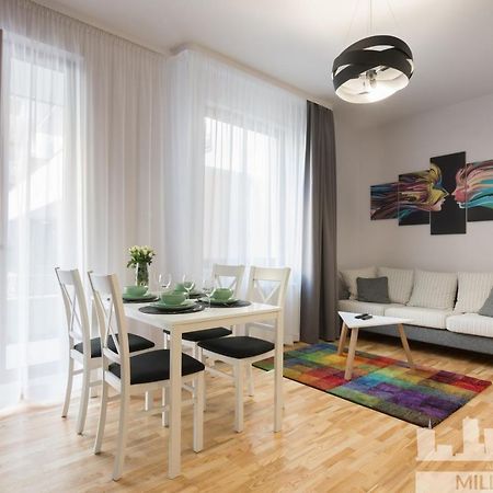 Ferienwohnung Millennium Awangarda Grey Warschau Exterior foto